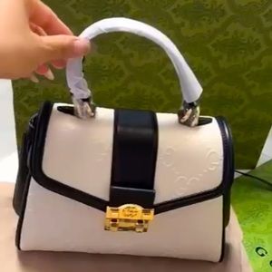 Gucci bag. Gently used in excellent condition. Must see to believe.